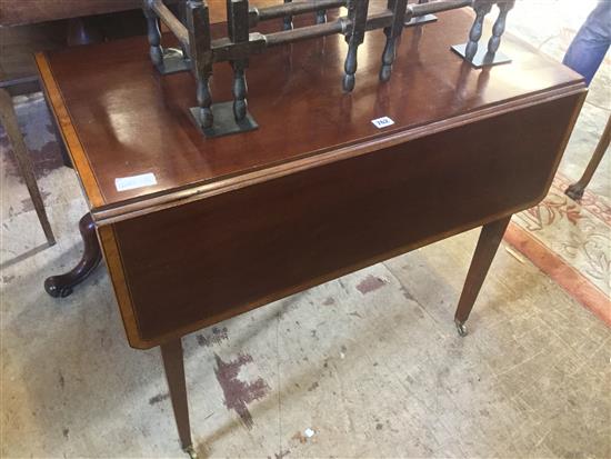 George III satinwood banded mahogany Pembroke table